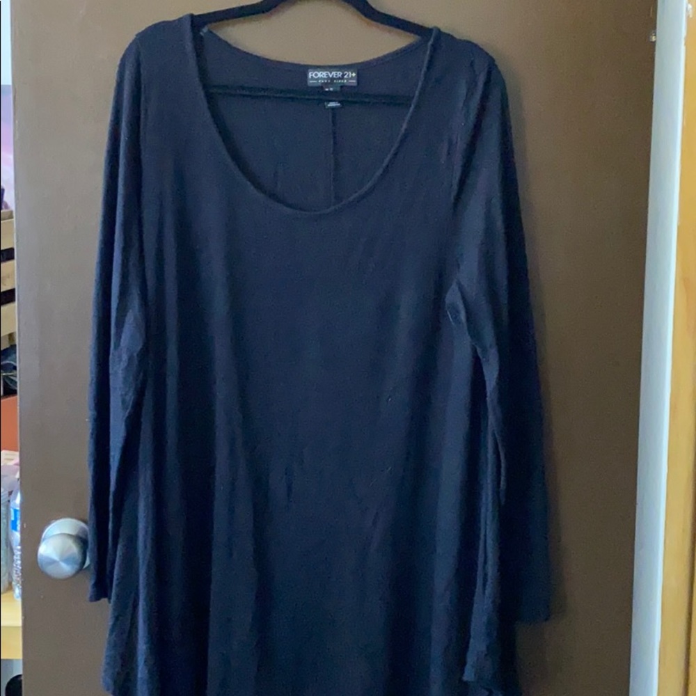 Long sleeve scoop neck top